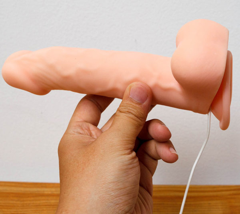 duong-vat-gia-hit-tuong-rung-ngoai-lovetoy-3